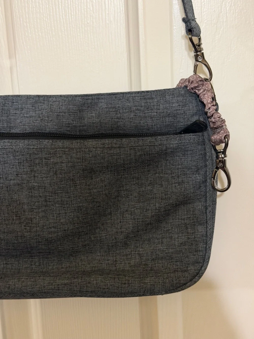 Lug Mambo Gray Crossbody Shoulder RFID Bag w/ Key Holster and Storage EUC